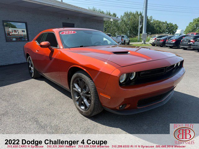 Used 2022 Dodge Challenger SXT w/ Blacktop Package AWD/4WD image 1