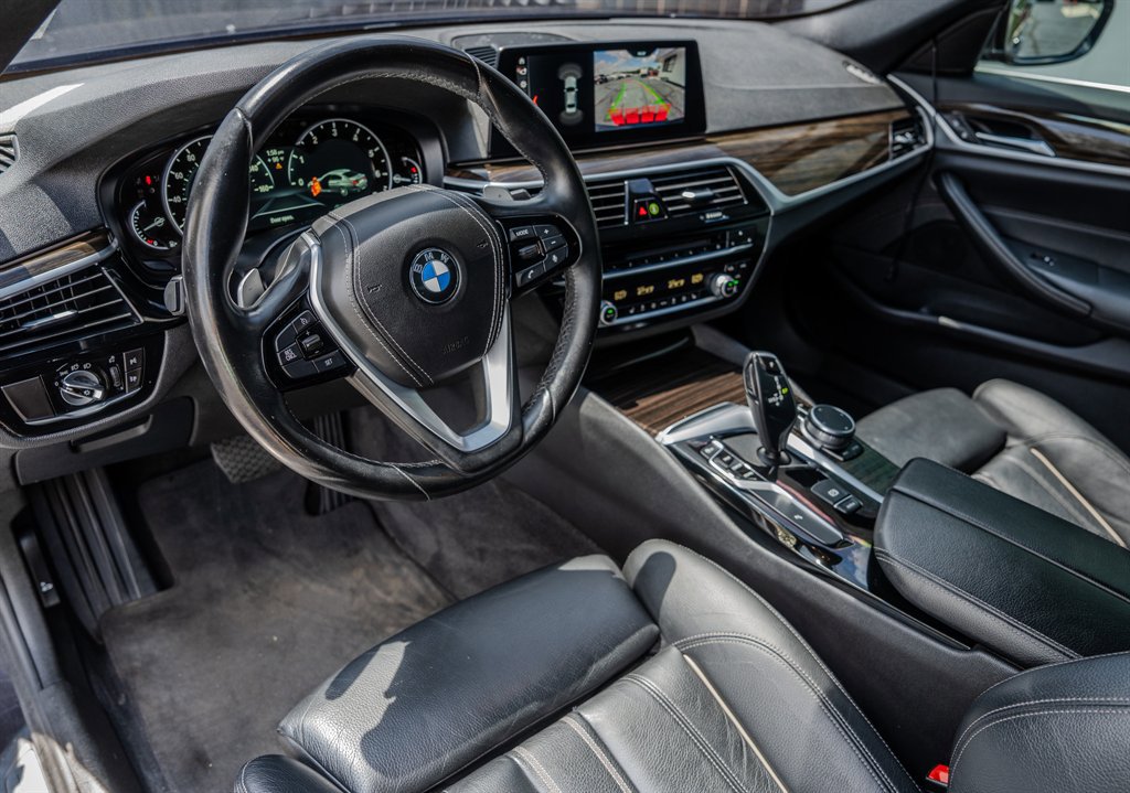 Used 2019 BMW 530i w/ Convenience Package RWD image 14