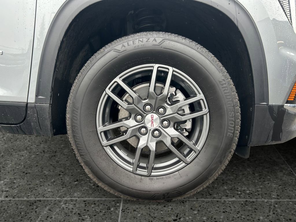 Used 2025 GMC Acadia Elevation image 9
