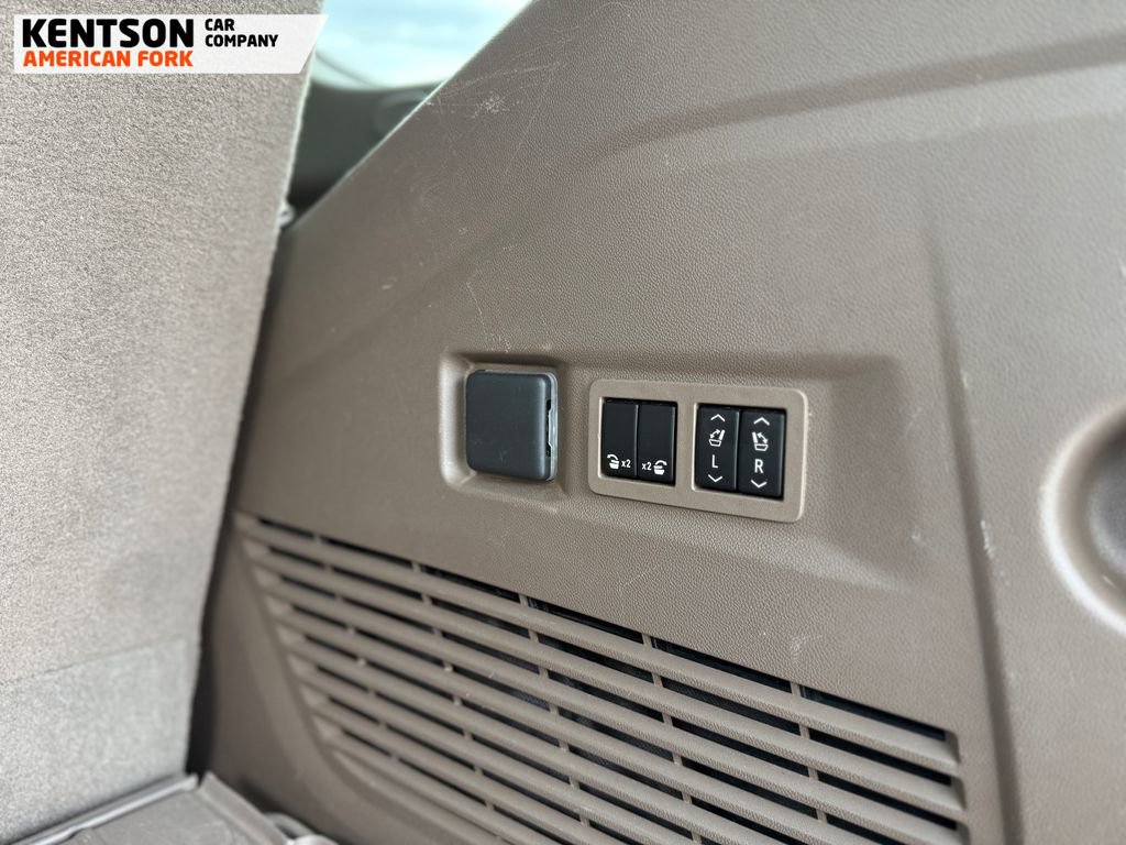Used 2021 GMC Yukon Denali w/ Denali Premium Package image 43