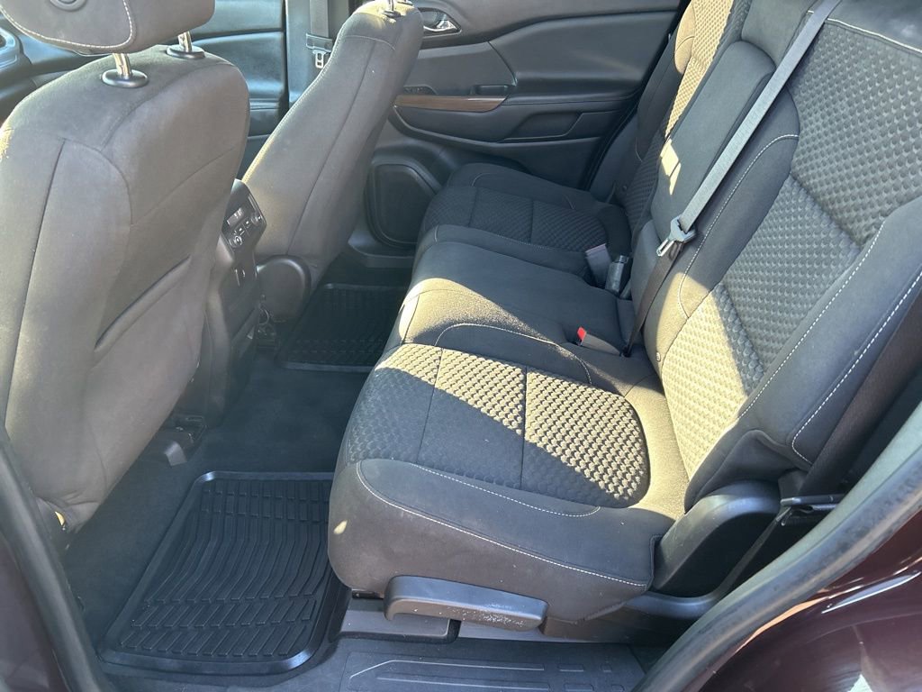 Used 2017 GMC Acadia SLE image 20