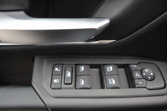 New 2026 RAM 1500 4x4 Crew Cab image 7