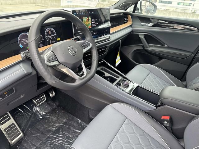 New 2026 Volkswagen Tiguan SEL R-Line AWD/4WD image 13
