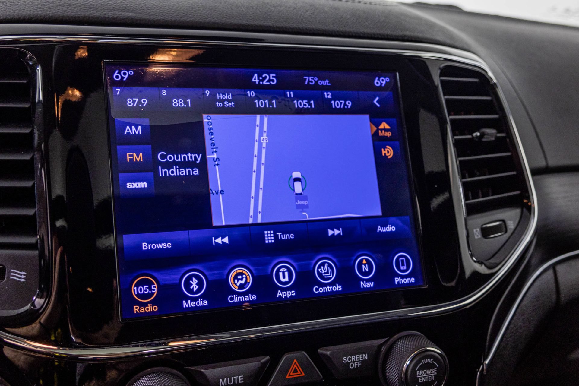 Used 2019 Jeep Grand Cherokee Summit w/ Platinum Series Group AWD/4WD image 29