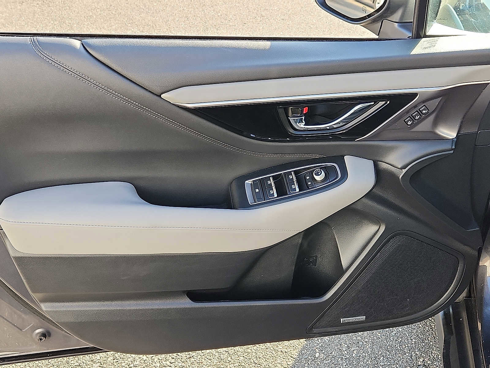 Used 2023 Subaru Outback Limited image 12