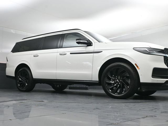 Used 2025 Lincoln Navigator L Reserve w/ Jet Appearance Package image 33