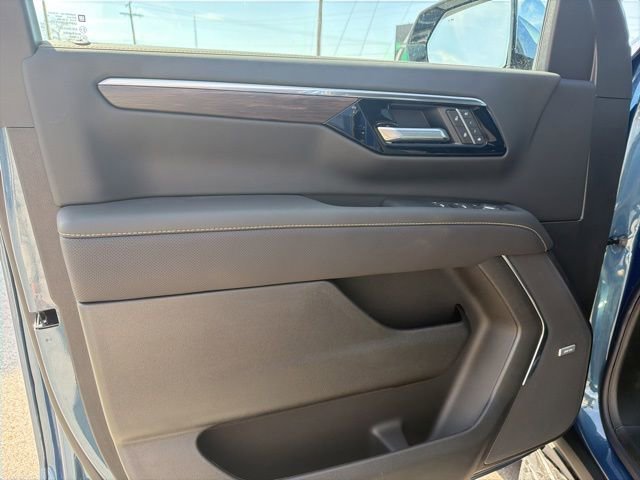 New 2026 Chevrolet Suburban Premier AWD/4WD image 14