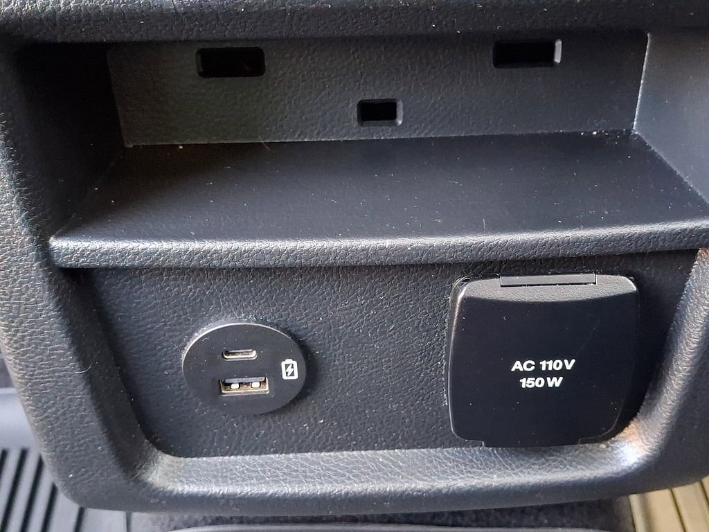 Used 2022 Ford Edge ST-Line image 11