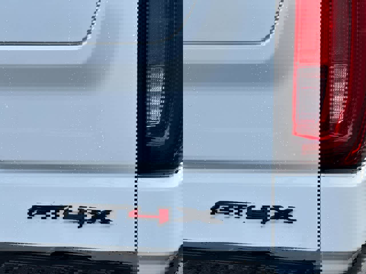 New 2026 GMC Sierra 1500 AT4X w/ LPO, Black Badging Package image 33