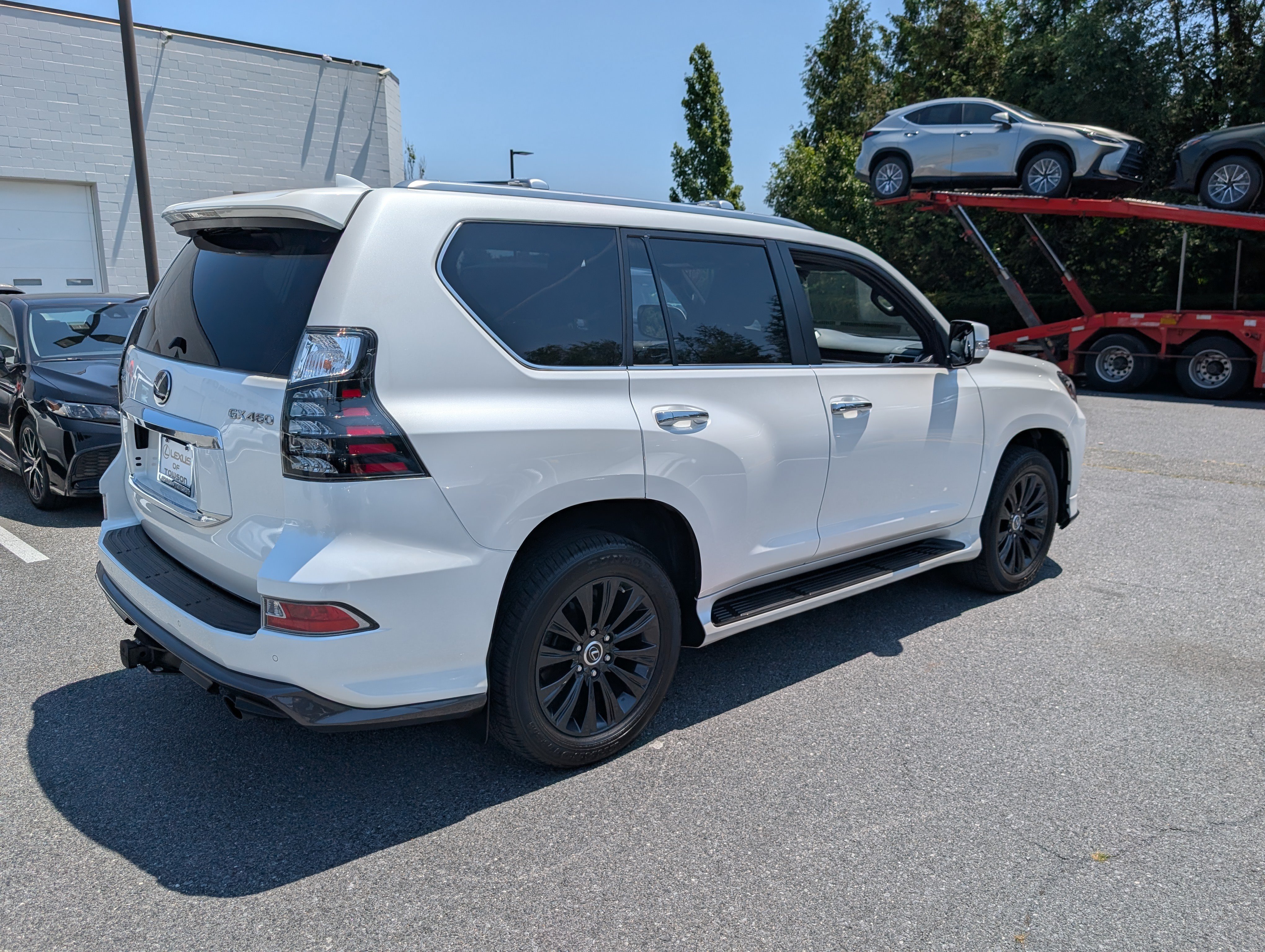 Certified 2023 Lexus GX 460 Luxury w/ Sport Design Package AWD/4WD image 3