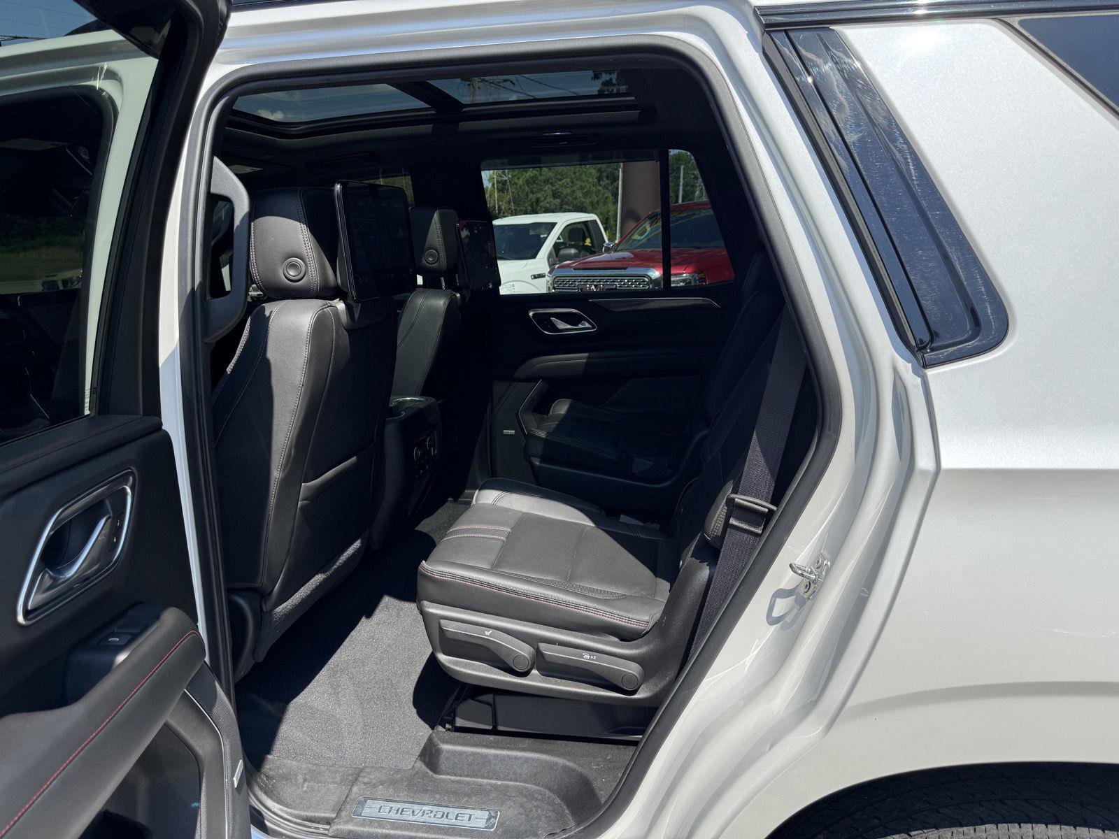 Used 2021 Chevrolet Tahoe RST w/ Luxury Package RWD image 8