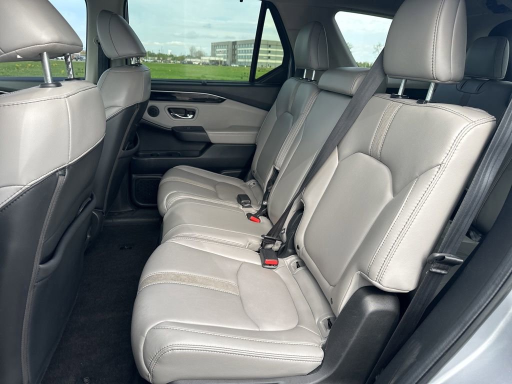 Used 2024 Honda Pilot Touring image 16