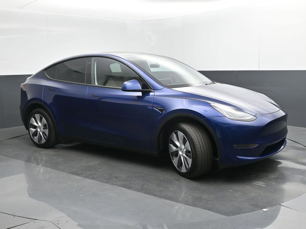 Used 2023 Tesla Model Y AWD image 7