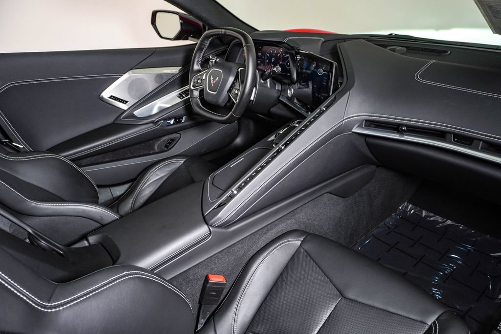 Used 2021 Chevrolet Corvette Stingray Preferred Cpe w/ Z51 Performance Package RWD image 17