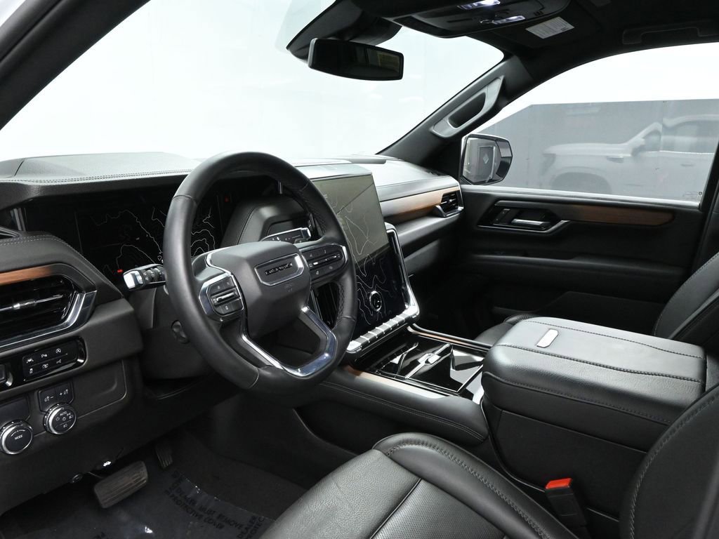 Used 2025 GMC Yukon XL Denali image 8