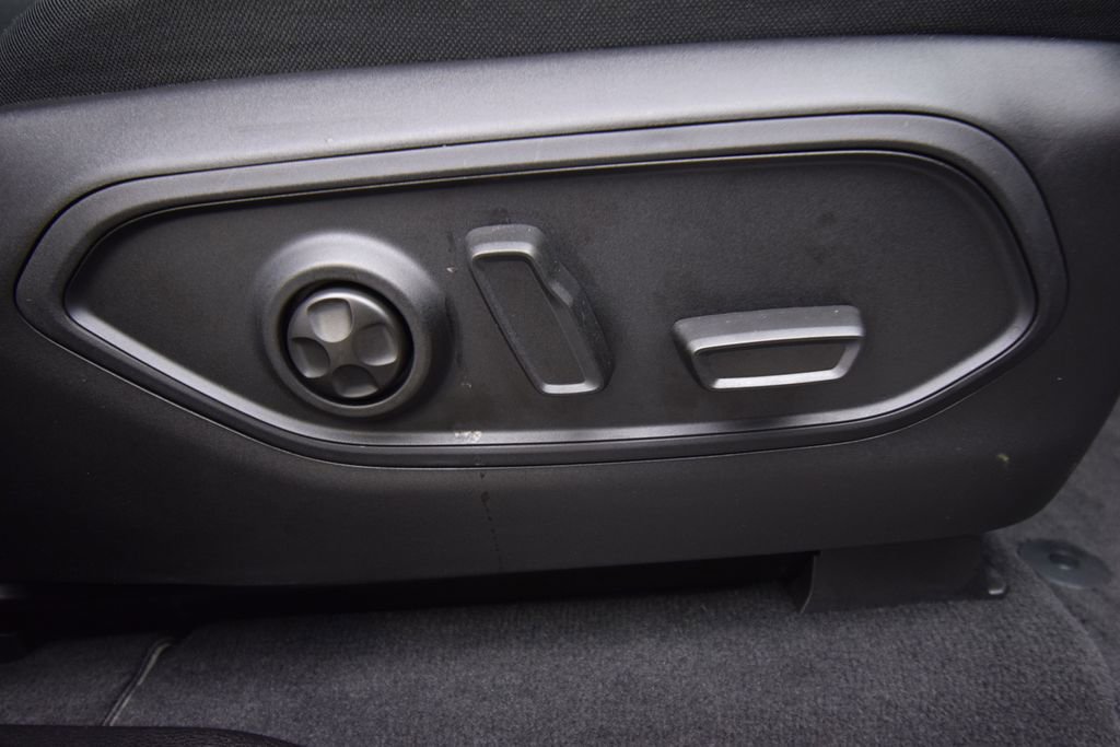 Used 2025 Jeep Grand Cherokee Limited image 28