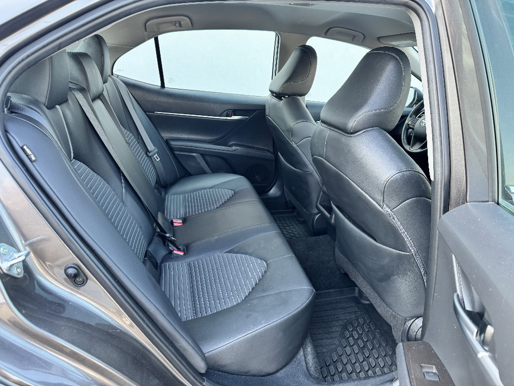 Used 2023 Toyota Camry SE w/ Cold Weather Package image 11