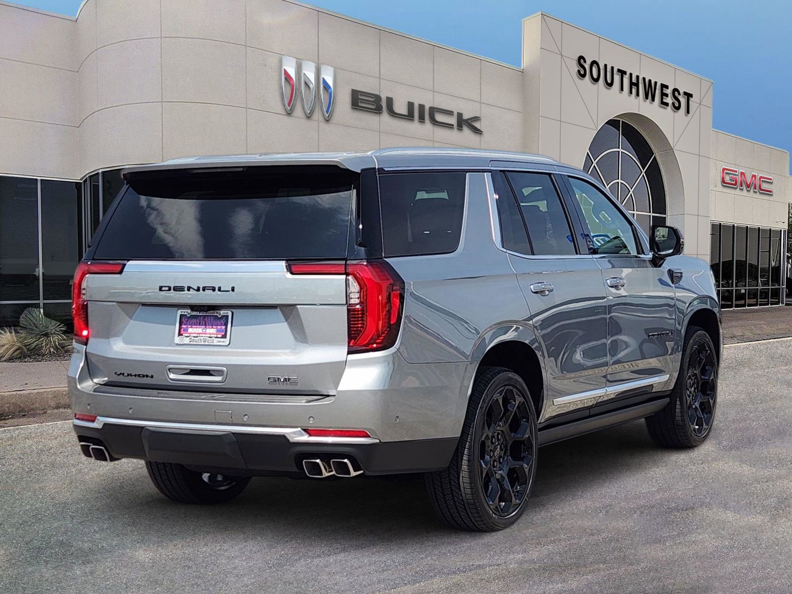New 2026 GMC Yukon Denali w/ Denali Reserve Package AWD/4WD image 5