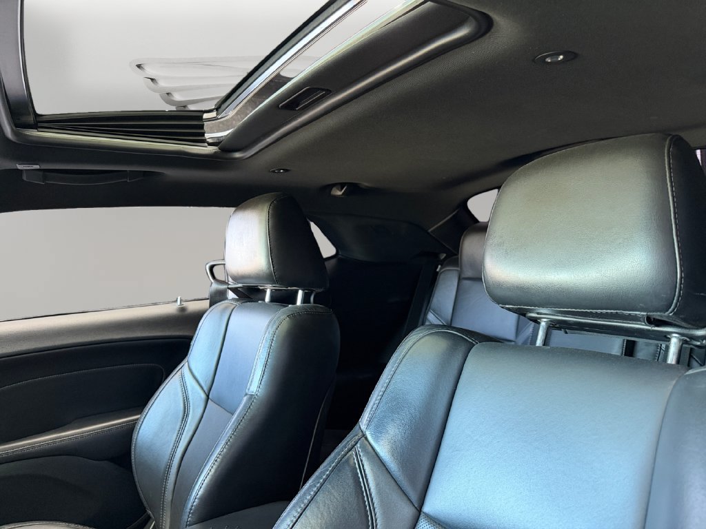Used 2018 Dodge Challenger SXT Plus RWD image 9