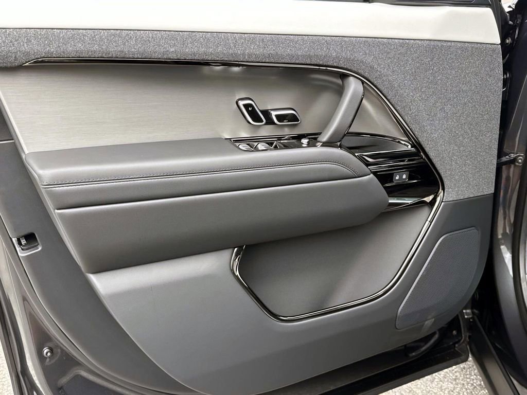 New 2026 Land Rover Range Rover Sport Dynamic SE image 15