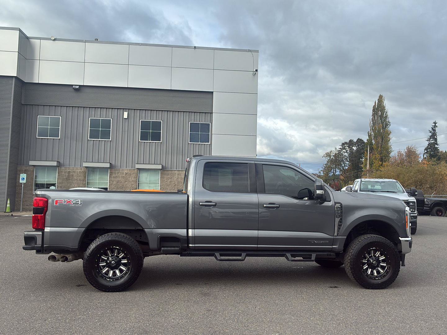Used 2023 Ford F250 Lariat w/ FX4 Off-Road Package AWD/4WD image 6