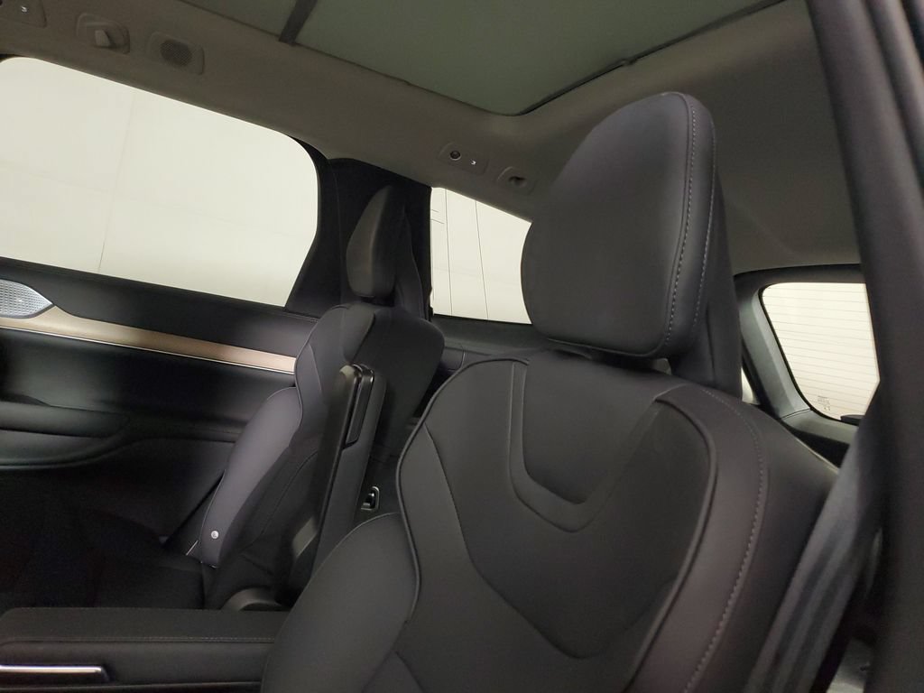 Used 2025 Volvo EX90 Ultra AWD/4WD image 12