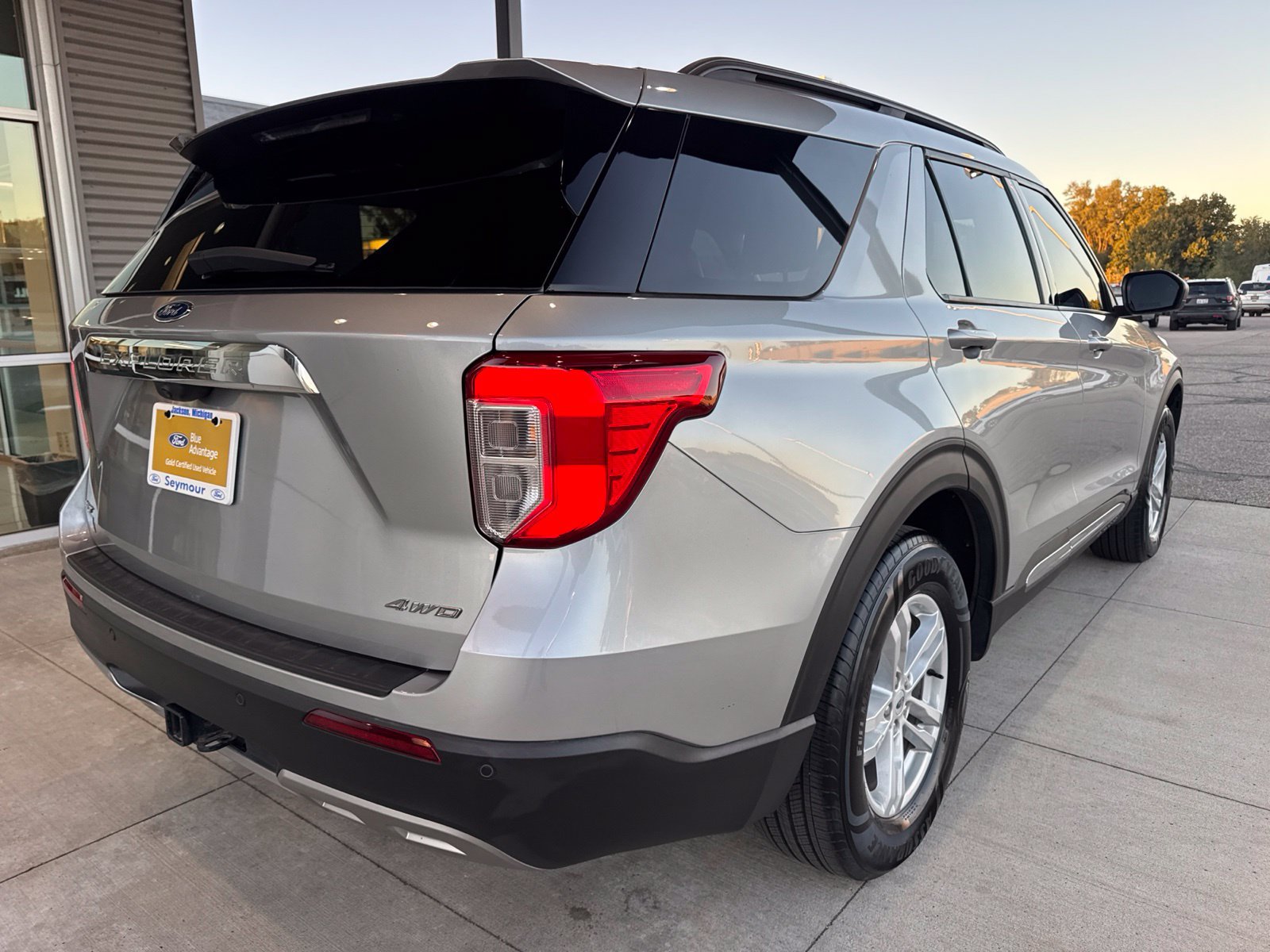 Certified 2023 Ford Explorer XLT w/ Equipment Group 202A AWD/4WD image 8
