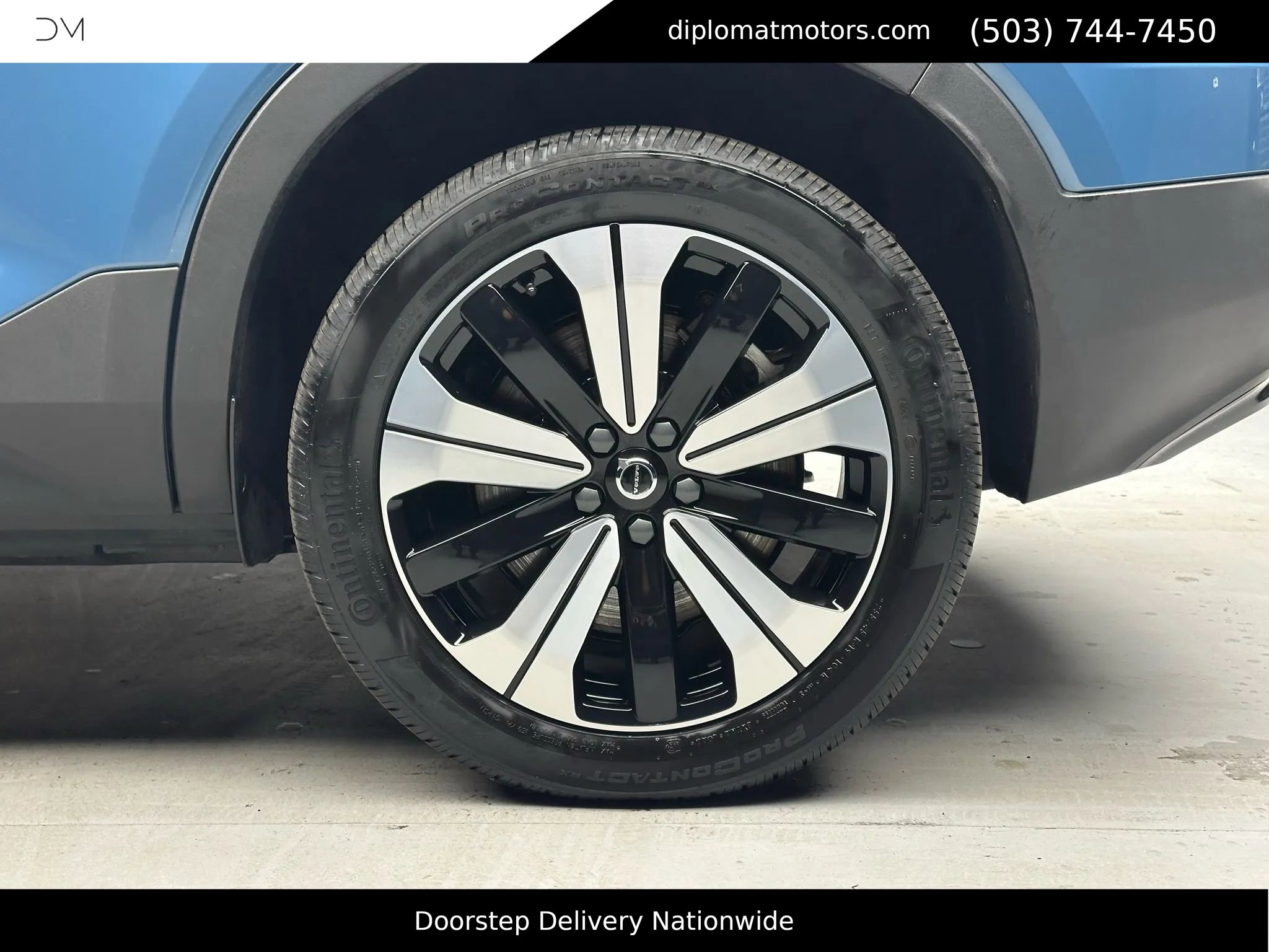 Used 2023 Volvo XC40 Recharge Core image 40