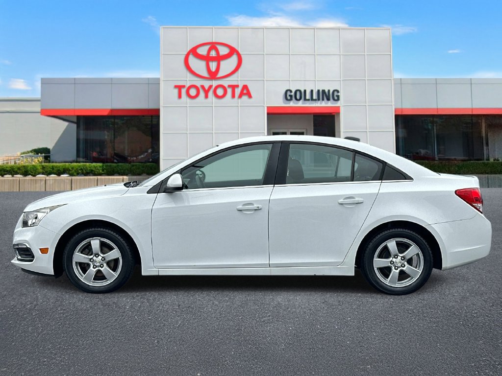 Used 2016 Chevrolet Cruze LT FWD image 2