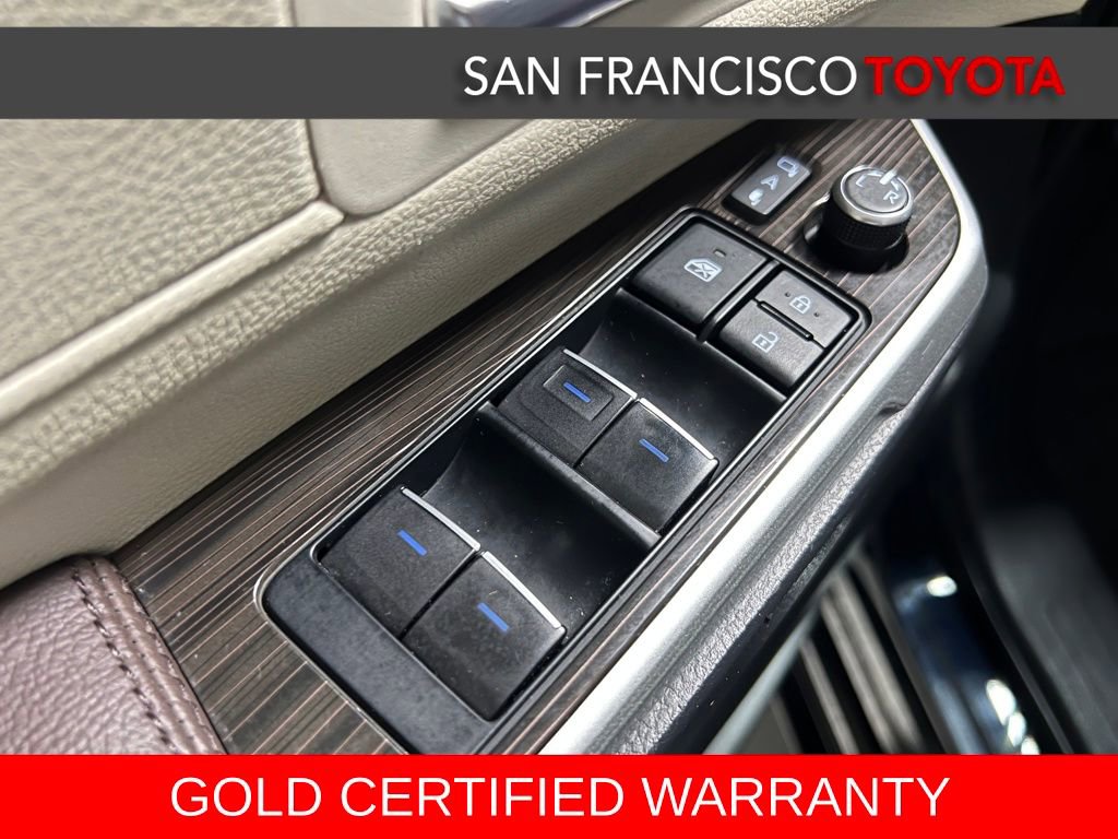 Certified 2022 Toyota Sienna Platinum image 40