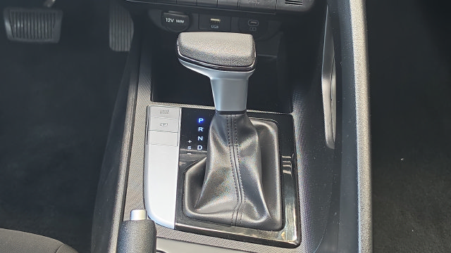 Used 2024 Hyundai Elantra SEL FWD image 8