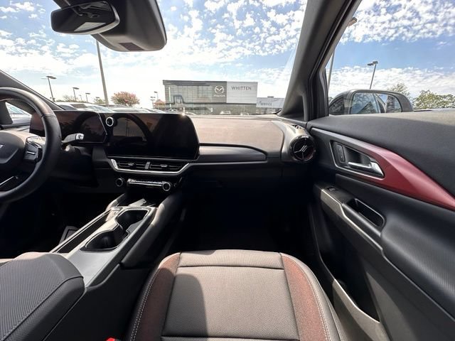 Used 2024 Chevrolet Equinox EV RS FWD image 28
