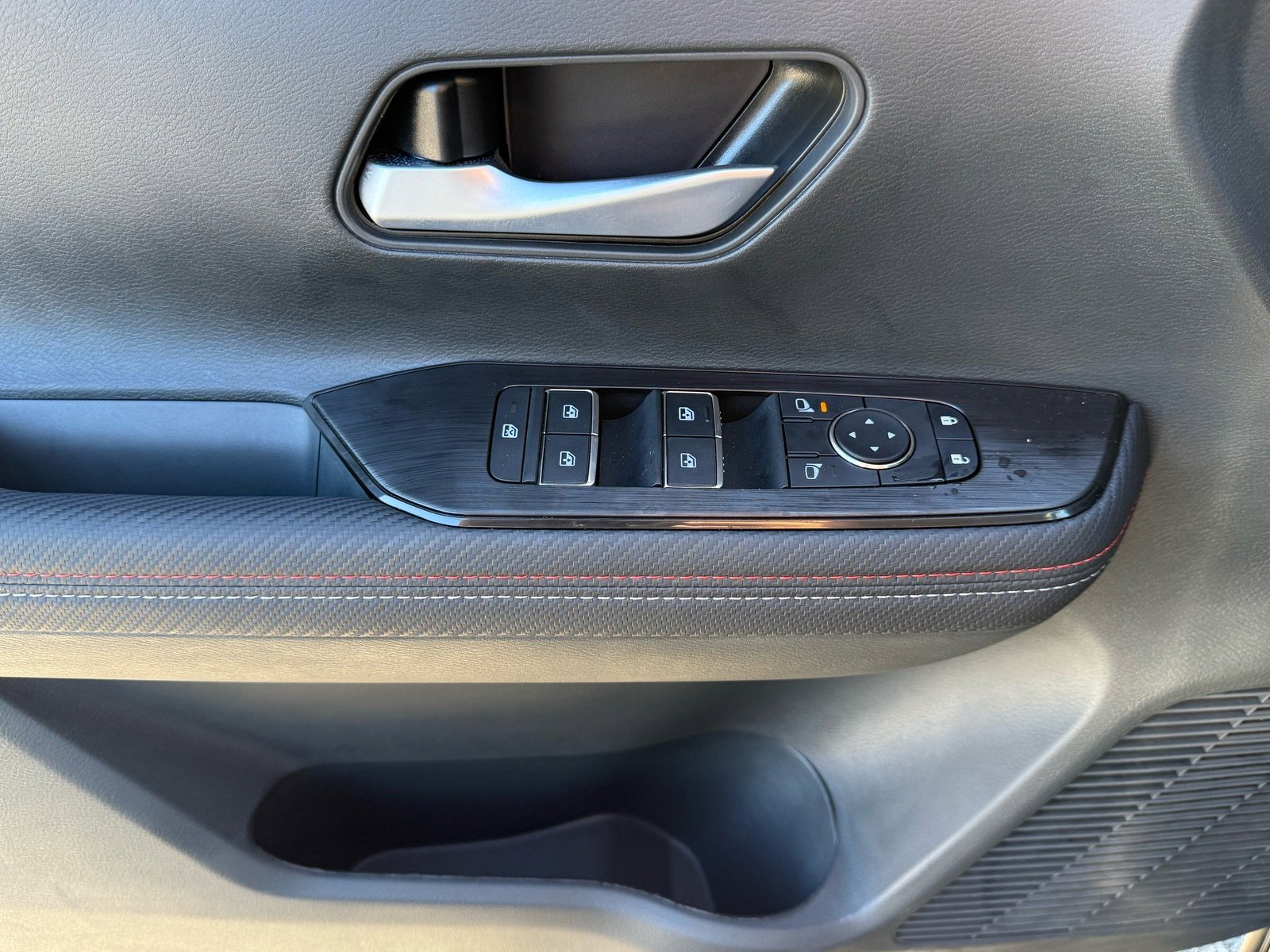 New 2026 Nissan Kicks SR image 25