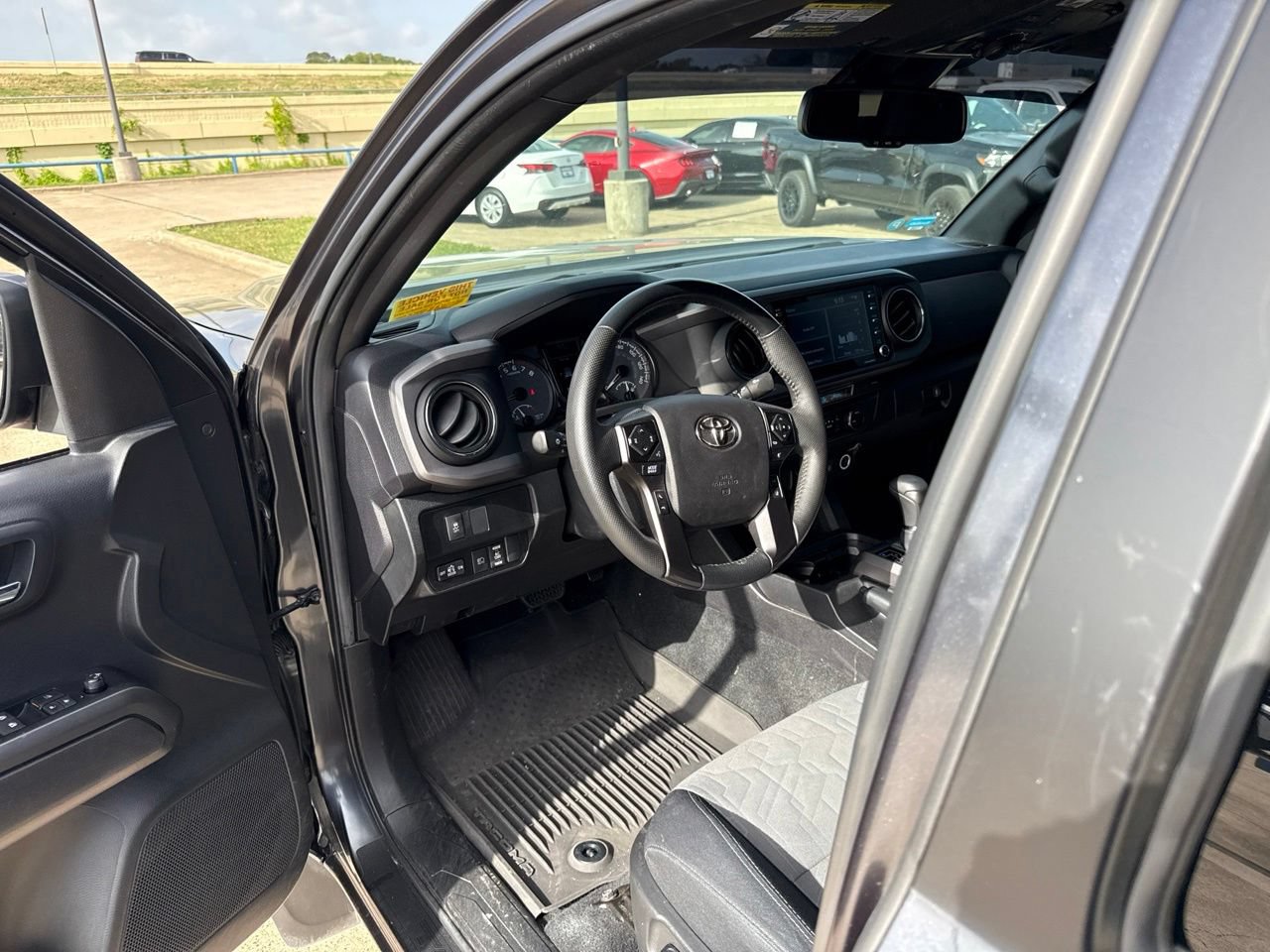 Used 2022 Toyota Tacoma TRD Off-Road AWD/4WD image 20