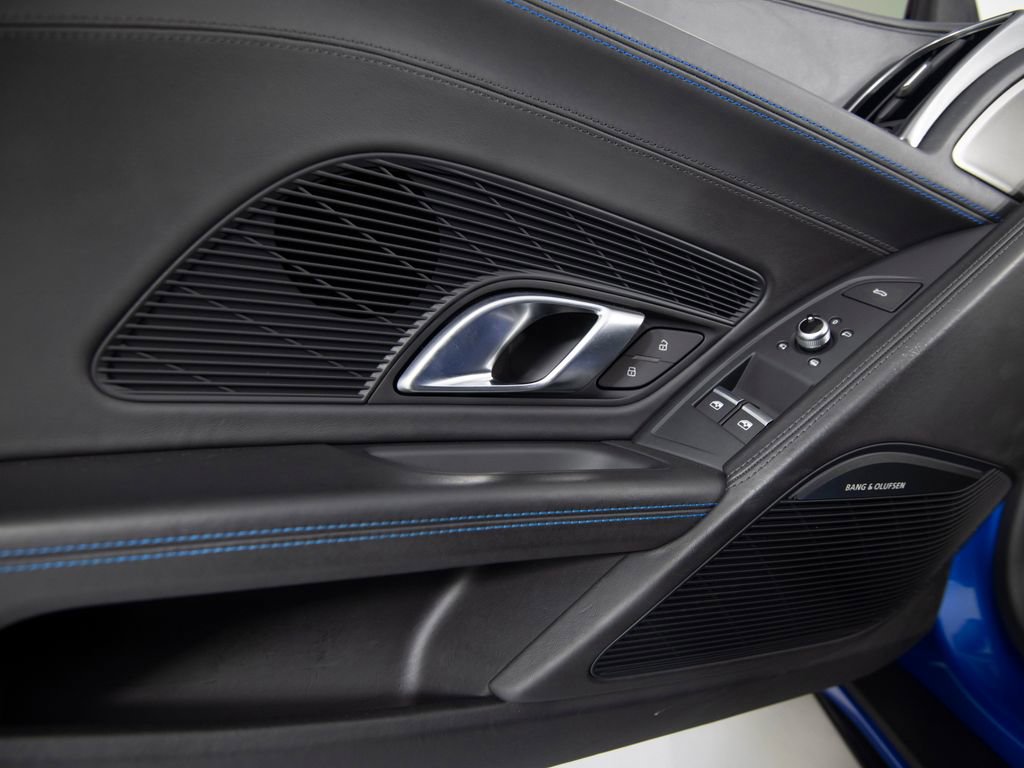 Used 2021 Audi R8 V10 w/ Premium Package RWD image 12