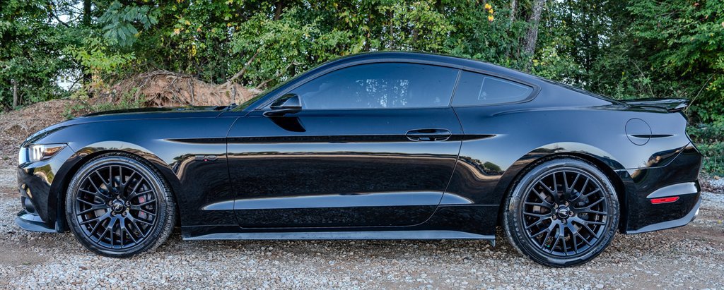 Used 2016 Ford Mustang GT Premium w/ GT Performance Package RWD image 2