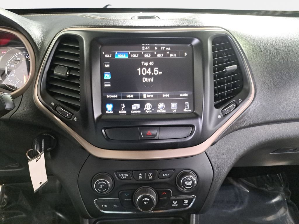 Used 2016 Jeep Cherokee Latitude w/ Cold Weather Group AWD/4WD image 20