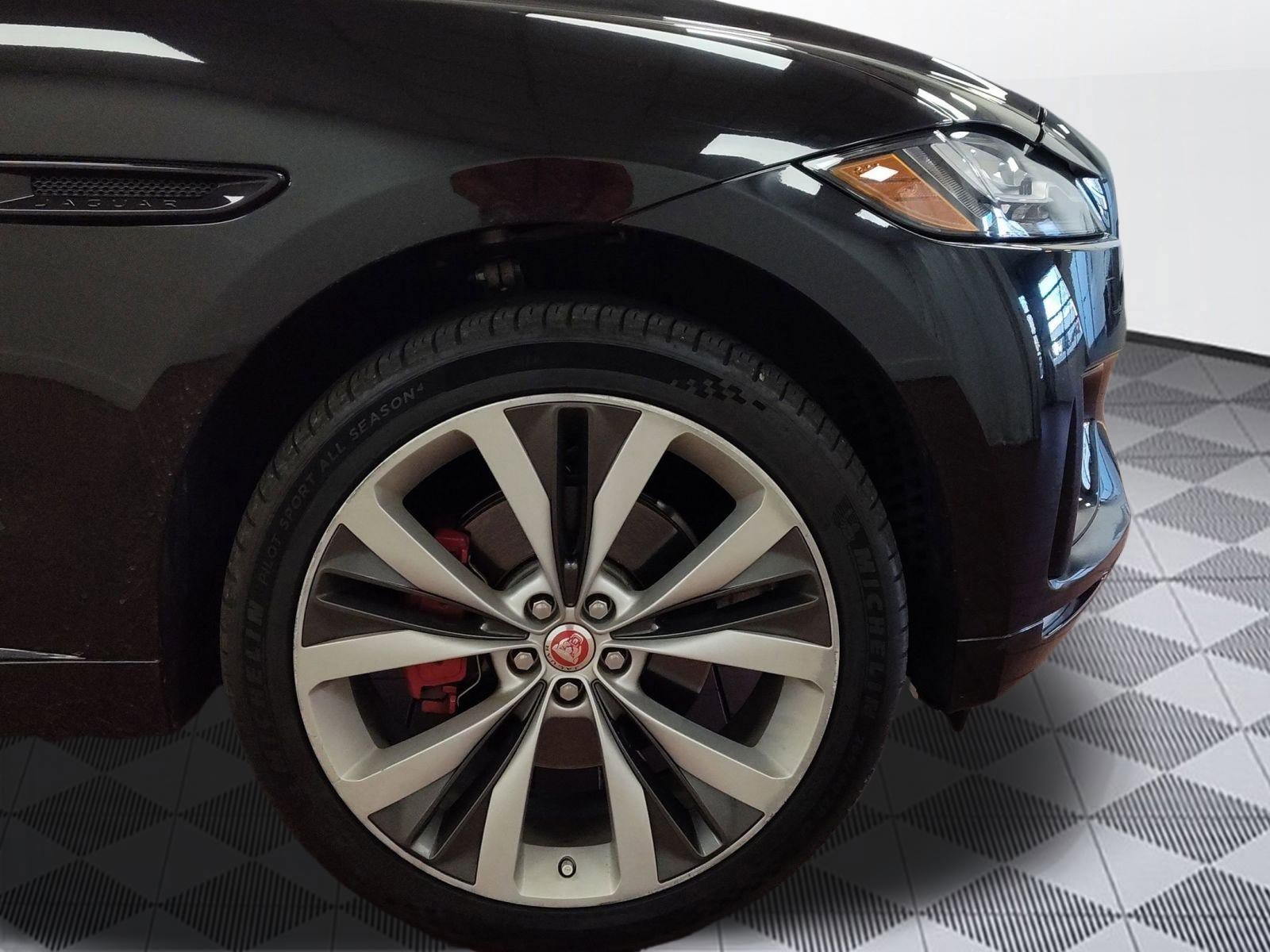 Used 2017 Jaguar F-PACE S image 11