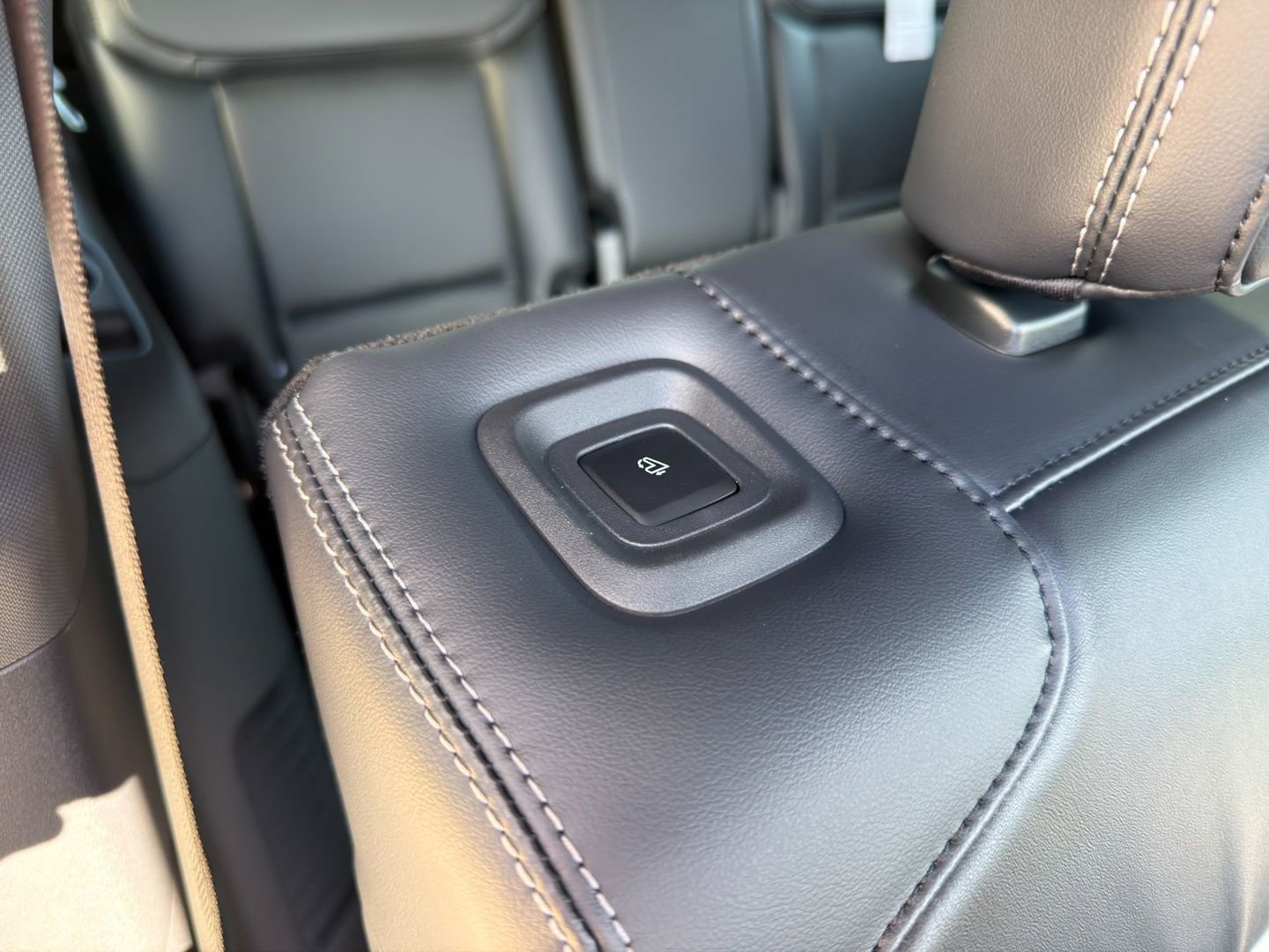 New 2025 Ford Expedition Max Platinum w/ Stealth Performance Package image 14
