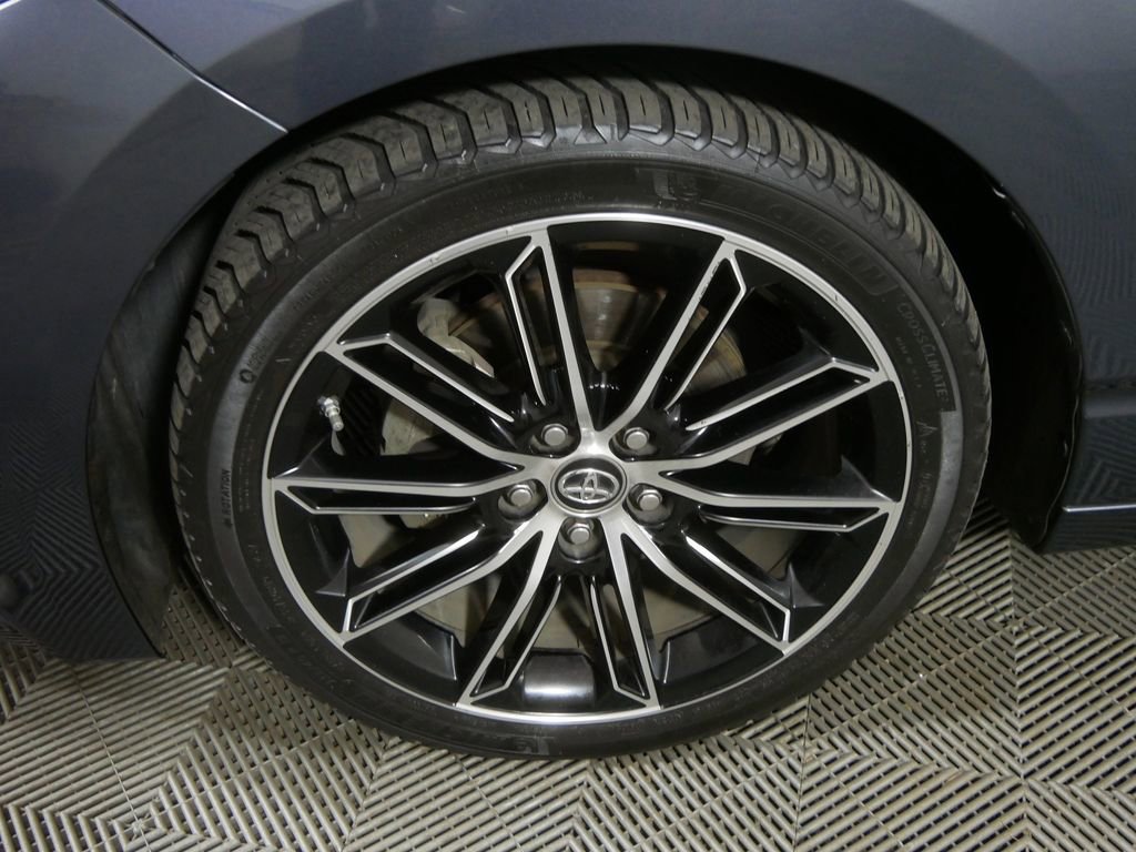 Used 2019 Toyota Avalon XSE w/ All Weather Liner Package FWD image 12