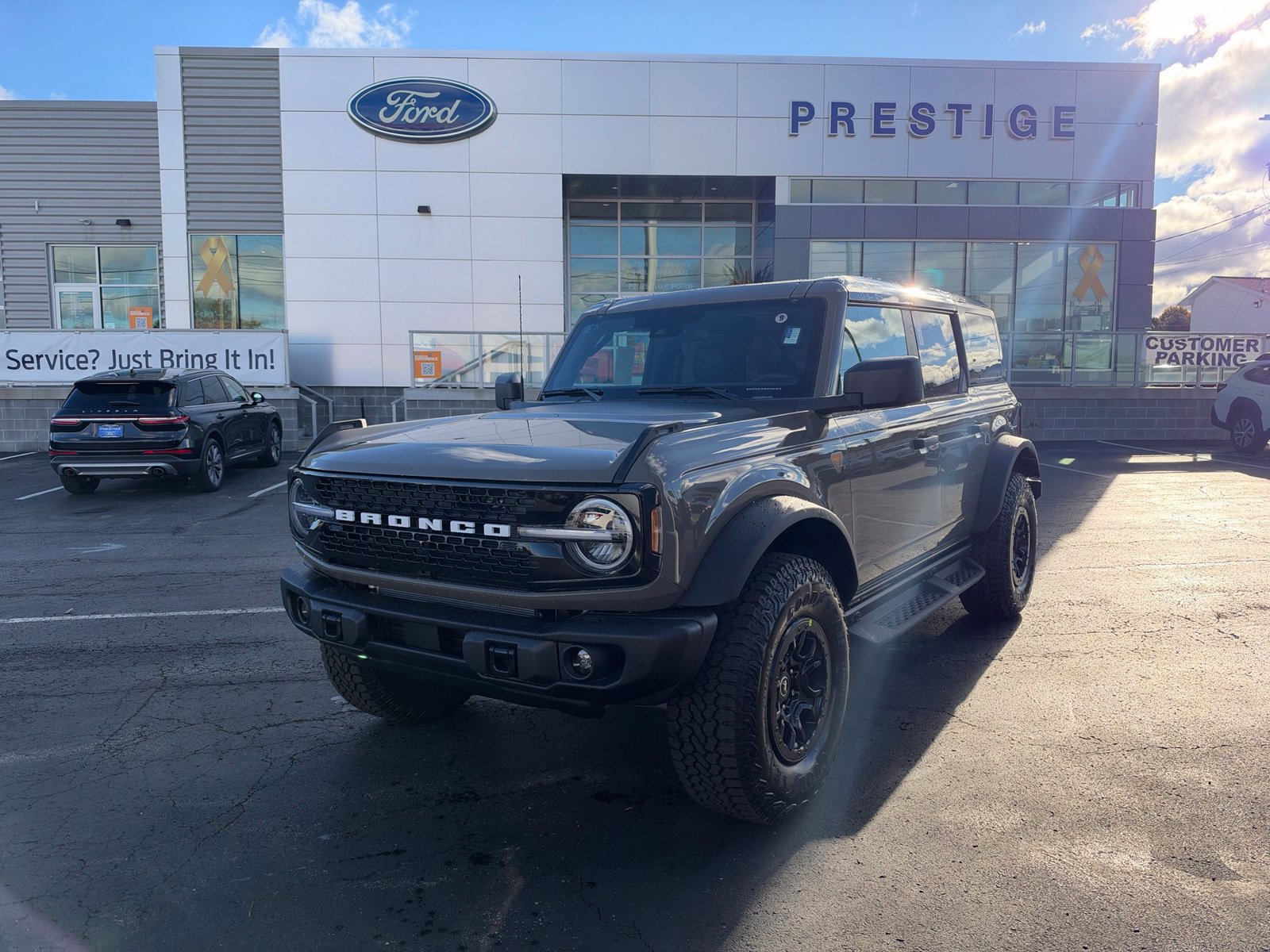 New 2026 Ford Bronco Badlands w/ Wildtrak Package