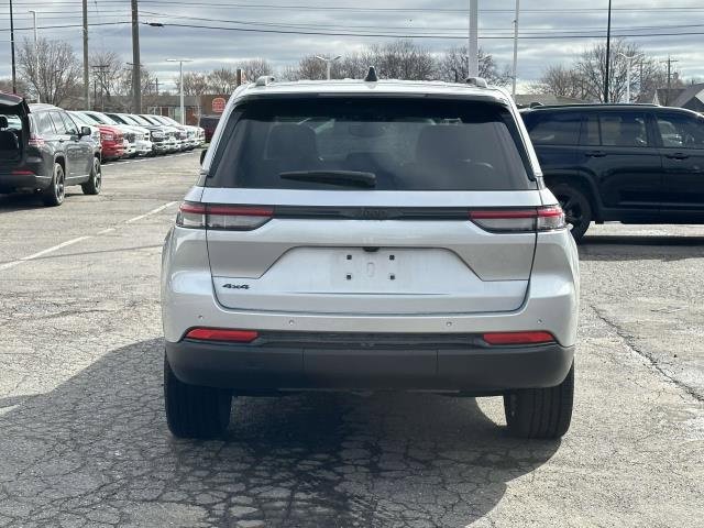 Certified 2023 Jeep Grand Cherokee Altitude image 5