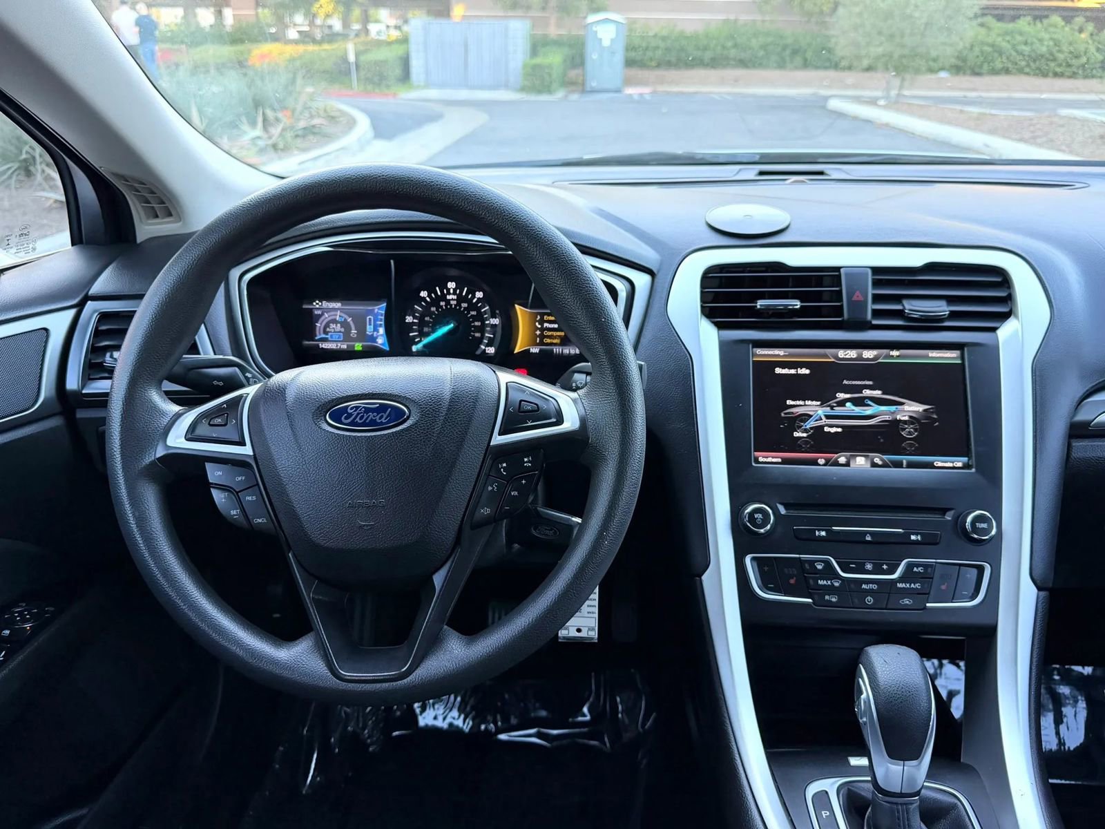 Used 2016 Ford Fusion SE FWD image 12