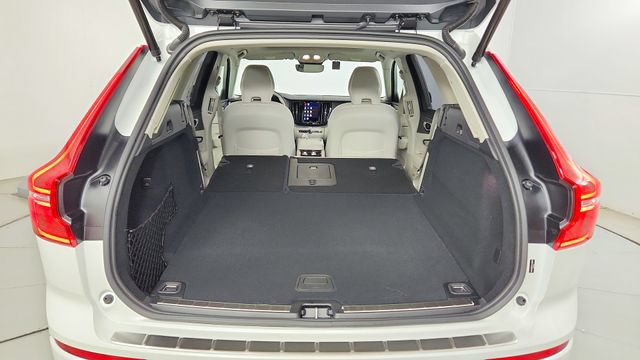 Certified 2025 Volvo XC60 B5 Ultra w/ Protection Package Premier AWD/4WD image 38