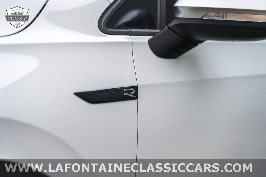 Used 2022 Volkswagen Golf R image 21