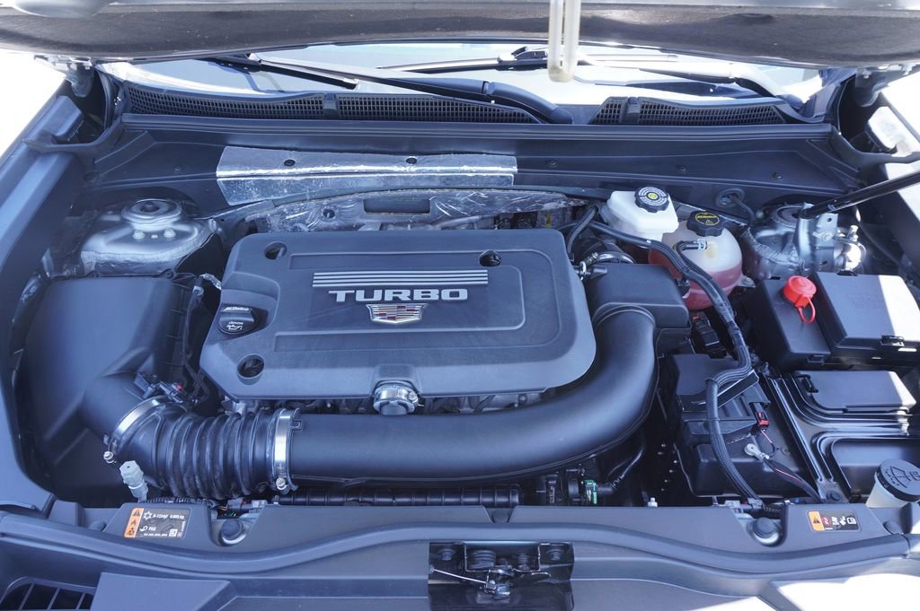 Used 2025 Cadillac XT4 Premium Luxury FWD image 7