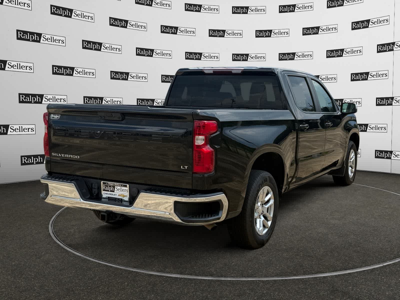 Used 2023 Chevrolet Silverado 1500 LT w/ Protection Package RWD image 6