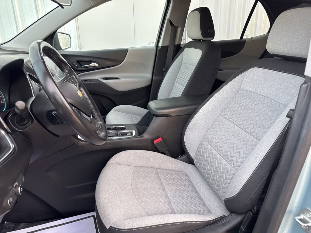 Used 2022 Chevrolet Equinox LT w/ Driver Convenience Package image 11