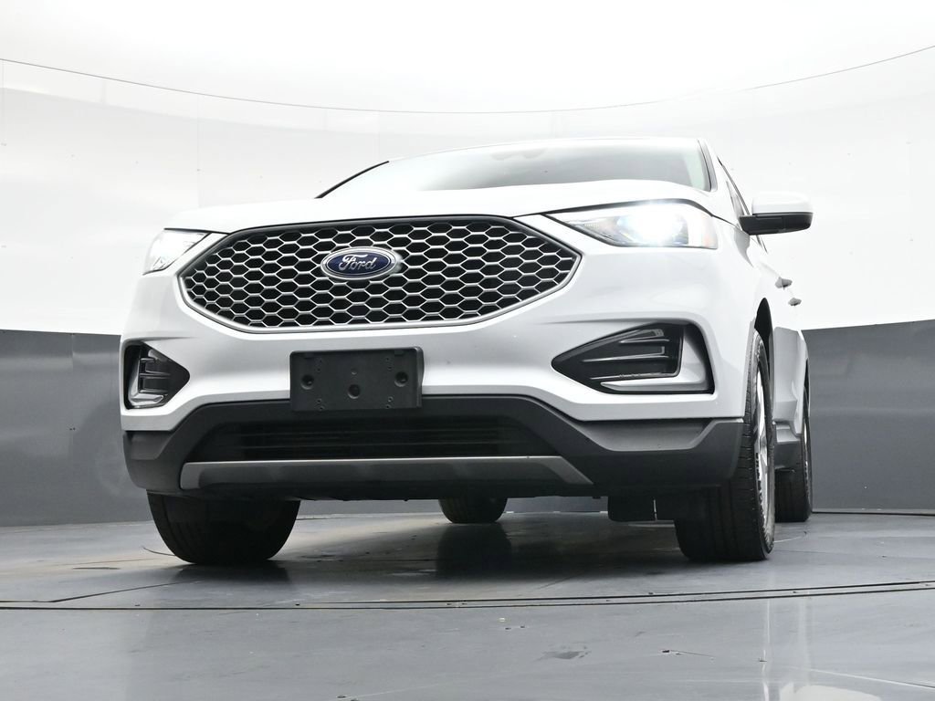 Used 2023 Ford Edge SEL image 43