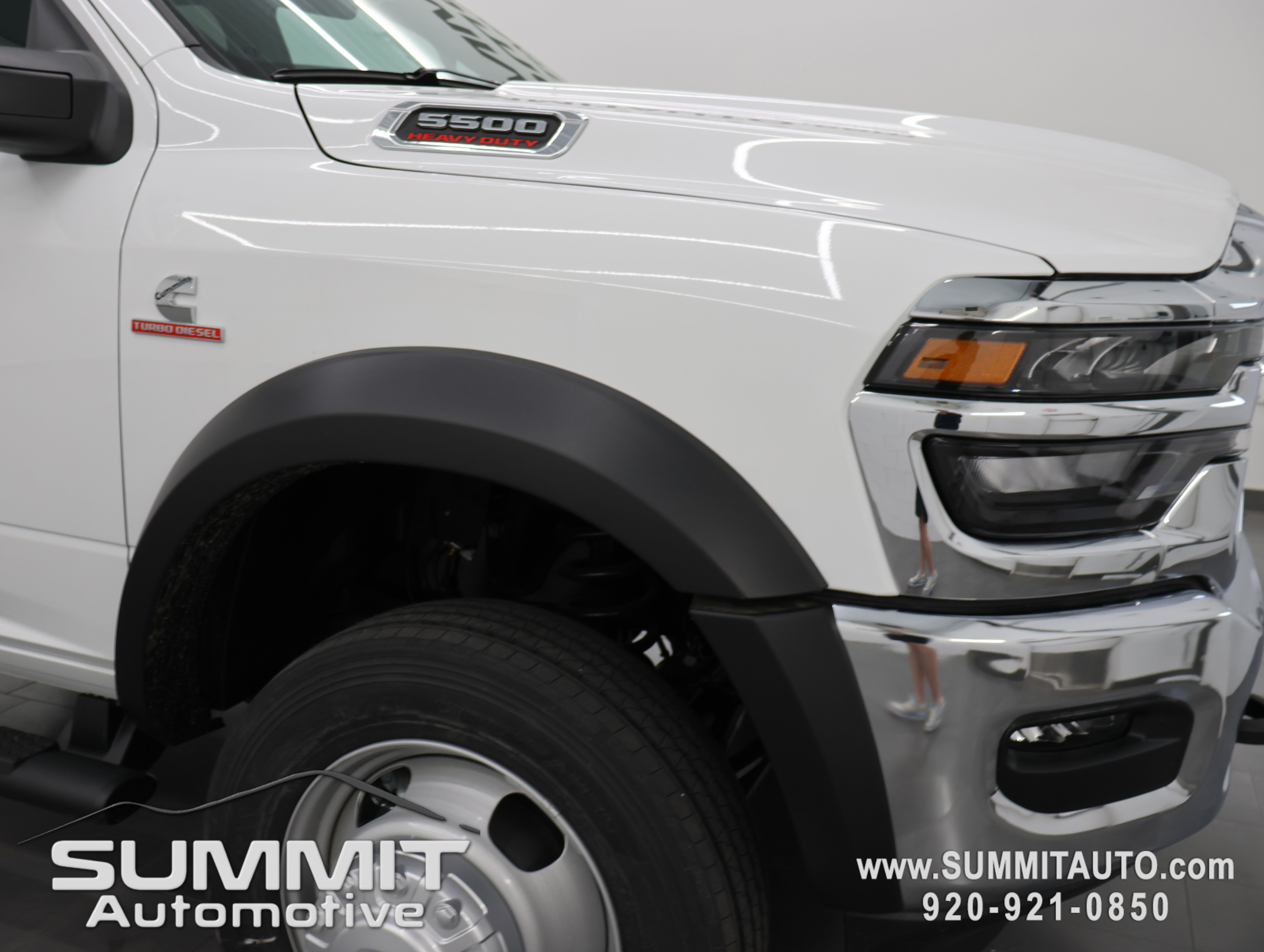 New 2026 RAM 5500 Tradesman w/ Chrome Appearance Group AWD/4WD image 23